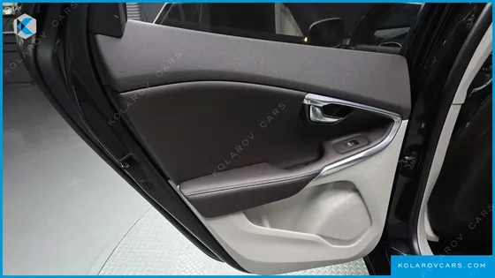 VOLVO V40 T5
