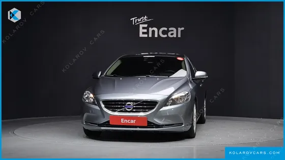 VOLVO V40 D2