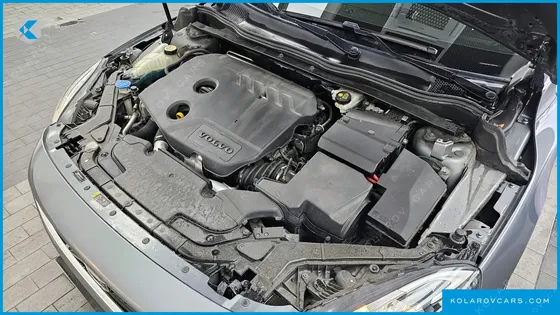 VOLVO V40 D2
