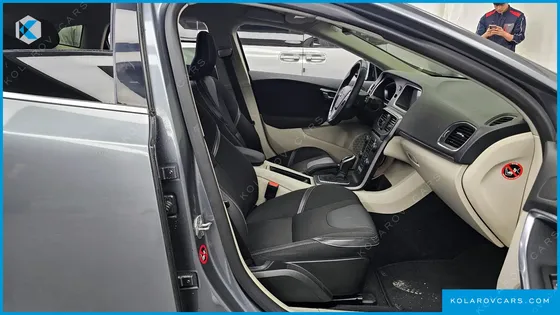VOLVO V40 D2