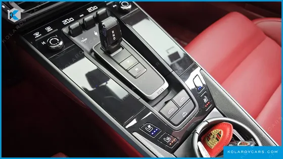 PORSCHE 911 CARRERA 4 CABRIOLET