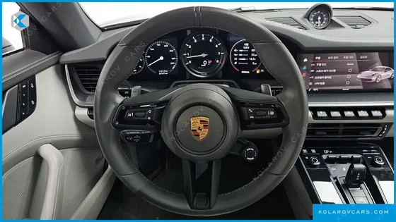 PORSCHE 911 CARRERA 4