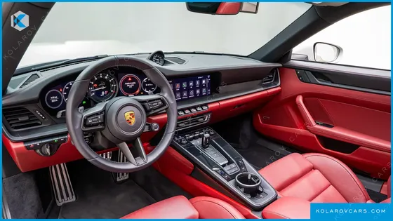 PORSCHE 911 CARRERA 4 GTS