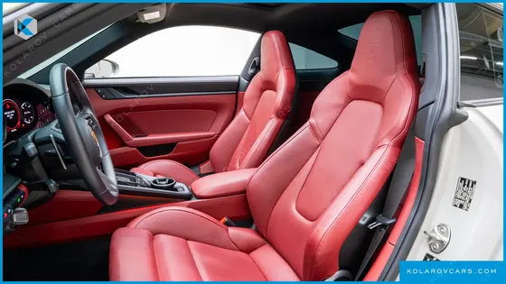 PORSCHE 911 CARRERA 4 GTS