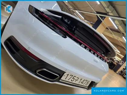 PORSCHE 911 CARRERA