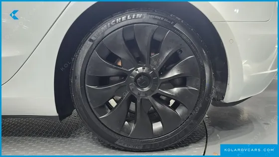 TESLA MODEL 3 STANDARD RANGE PLUE RWD