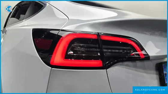 TESLA MODEL 3 STANDARD RANGE PLUE RWD