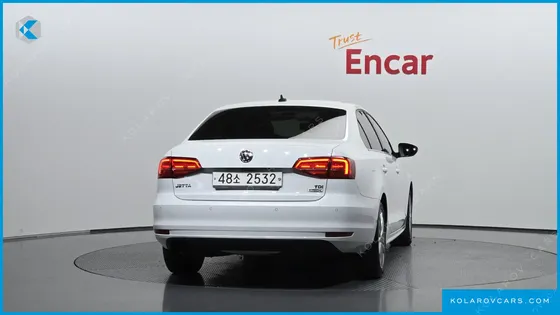 VOLKSWAGEN JETTA 2.0 TDI BLUEMOTION PREMIUM