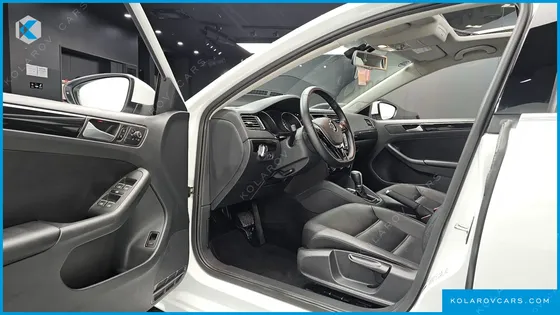 VOLKSWAGEN JETTA 2.0 TDI BLUEMOTION PREMIUM
