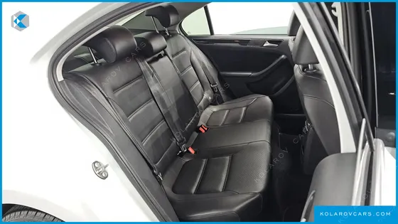 VOLKSWAGEN JETTA 2.0 TDI BLUEMOTION PREMIUM