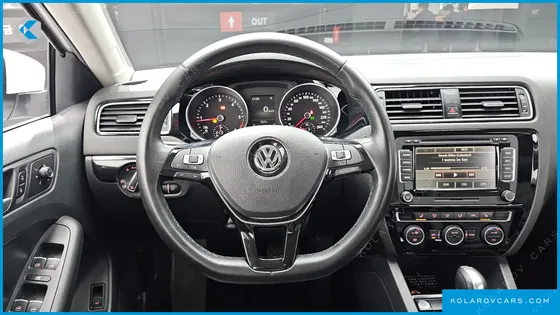 VOLKSWAGEN JETTA 2.0 TDI BLUEMOTION PREMIUM