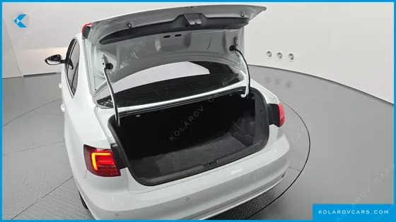 VOLKSWAGEN JETTA 2.0 TDI BLUEMOTION PREMIUM