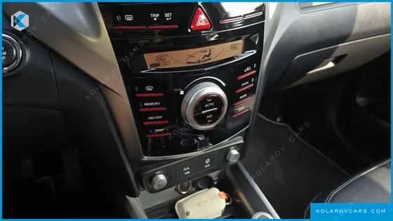 KGM - SSANGYONG TIVOLI VX 2WD