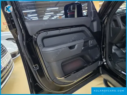 LAND ROVER DEFENDER 110 P635 OCTA BLACK