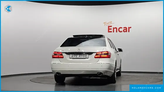 MERCEDES E-CLASS E300 ELEGANCE