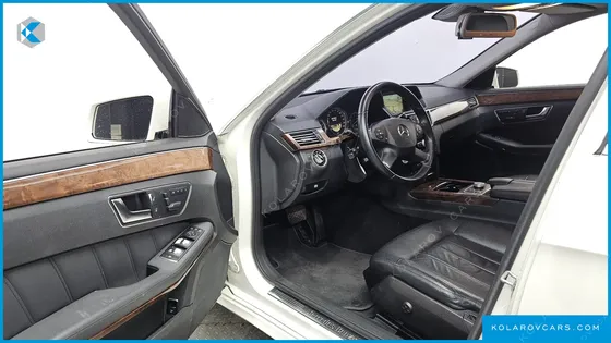 MERCEDES E-CLASS E300 ELEGANCE
