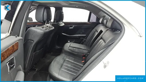 MERCEDES E-CLASS E300 ELEGANCE