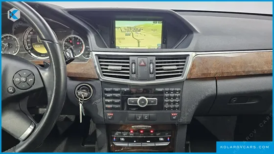 MERCEDES E-CLASS E300 ELEGANCE