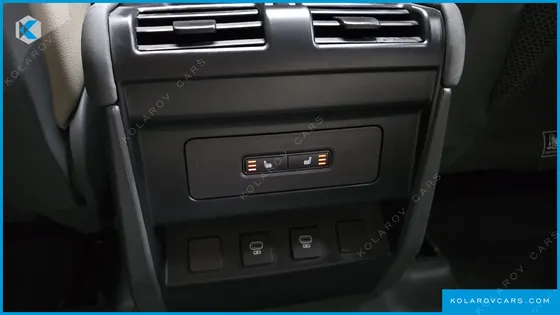 LAND ROVER DEFENDER 110 D250 SE