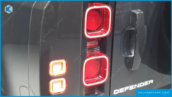 LAND ROVER DEFENDER 110 D250 SE