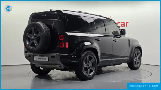 LAND ROVER DEFENDER 110 P300 X-DYNAMIC SE