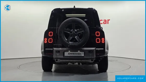 LAND ROVER DEFENDER 110 P300 X-DYNAMIC SE