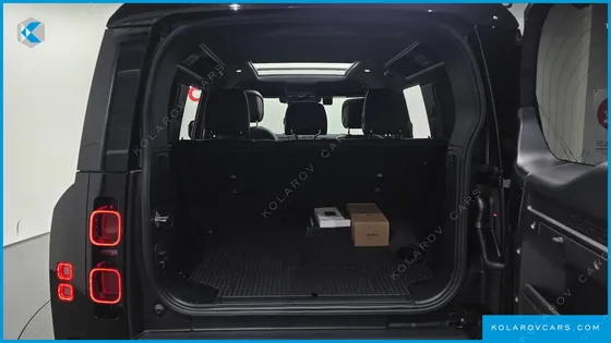 LAND ROVER DEFENDER 110 P300 X-DYNAMIC SE