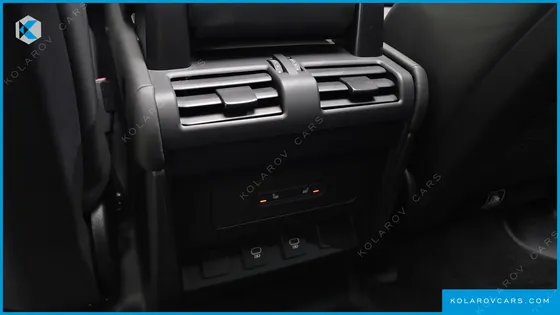 LAND ROVER DEFENDER 110 P300 X-DYNAMIC SE