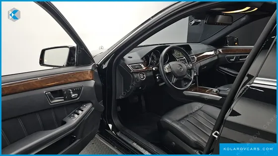 MERCEDES E-CLASS E300 ELEGANCE