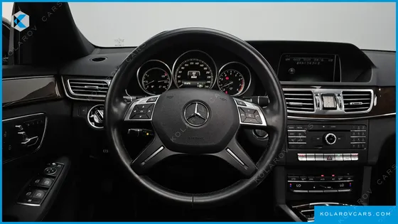 MERCEDES E-CLASS E300 ELEGANCE
