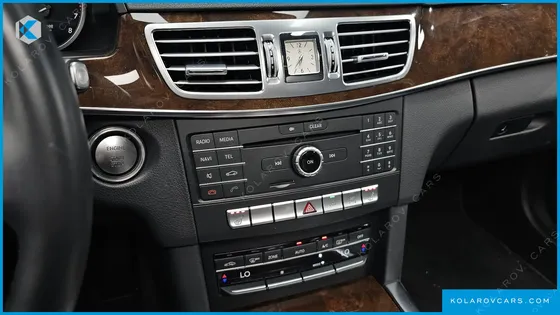 MERCEDES E-CLASS E300 ELEGANCE