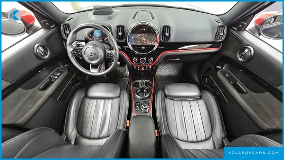 MINI COUNTRYMAN JCW LAUNCH PACK