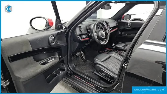 MINI COUNTRYMAN JCW LAUNCH PACK