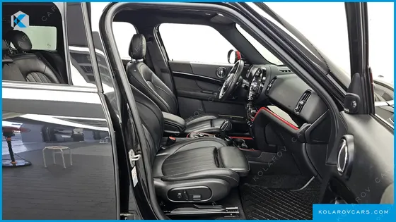 MINI COUNTRYMAN JCW LAUNCH PACK