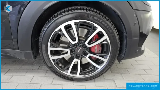 MINI COUNTRYMAN JCW LAUNCH PACK