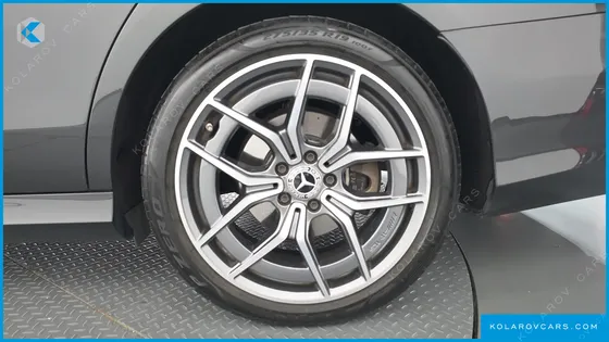 MERCEDES E-CLASS E220D 4MATIC AMG LINE
