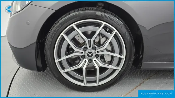MERCEDES E-CLASS E220D 4MATIC AMG LINE