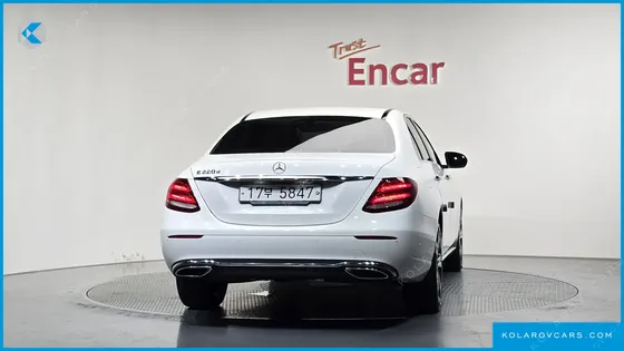 MERCEDES E-CLASS E220D AVANTGARDE