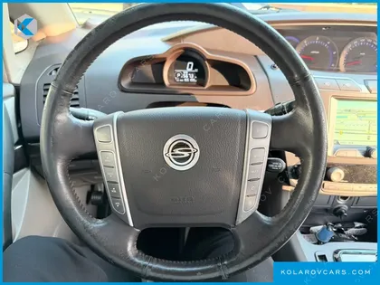 KGM - SSANGYONG KORANDO 4WD CHATEAU 9-SEATER