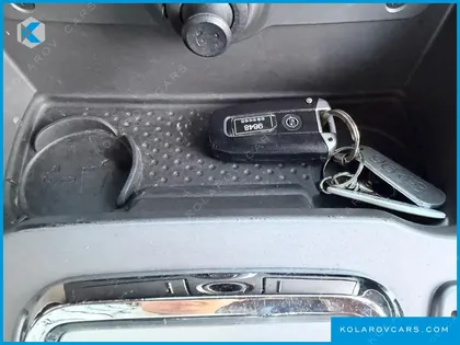 KGM - SSANGYONG KORANDO 4WD CHATEAU 9-SEATER