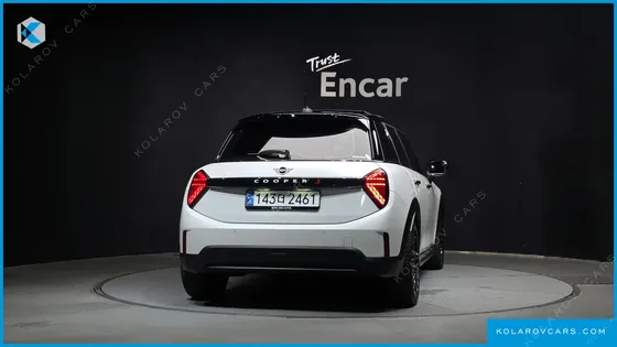 MINI COOPER 5 DOOR FAVOURED
