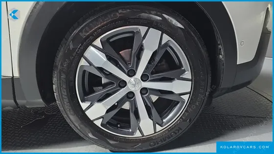 PEUGEOT 3008 1.5 BLUEHDI ALLURE