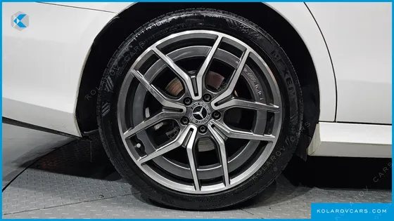 MERCEDES E-CLASS E220D 4MATIC AMG LINE