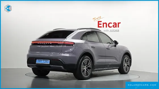 PORSCHE MACAN BASE 4