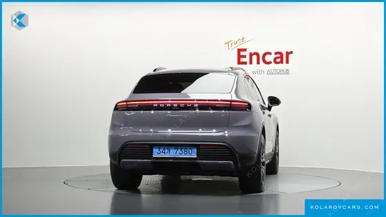 PORSCHE MACAN BASE 4