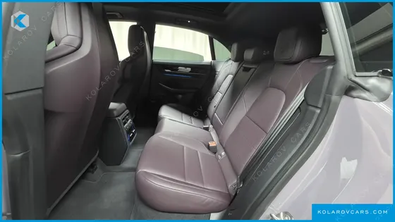 PORSCHE MACAN BASE 4