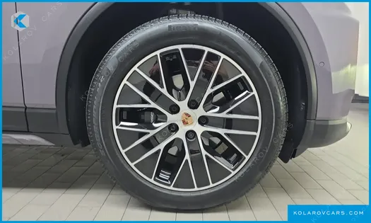 PORSCHE MACAN BASE 4