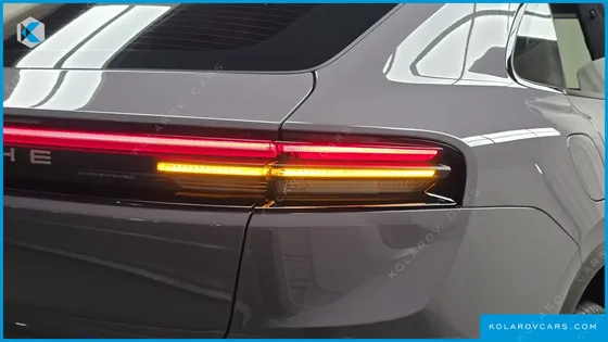 PORSCHE MACAN BASE 4