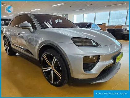 PORSCHE MACAN BASE 4