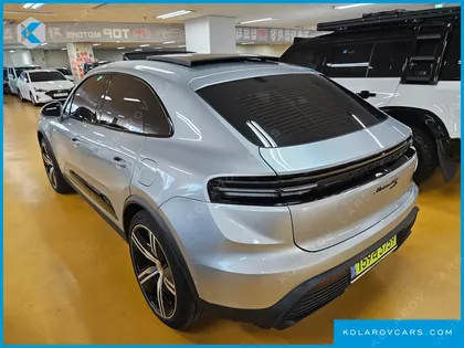 PORSCHE MACAN BASE 4